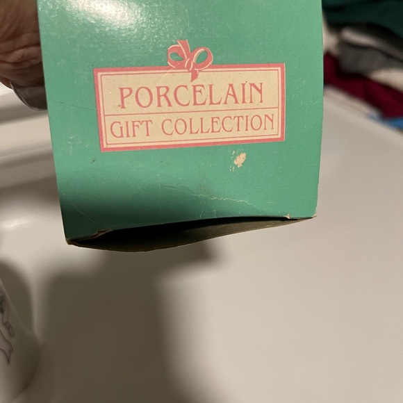 Porcelain Bell Preowned Excellent condition kept in Box - Picture 4 of 5